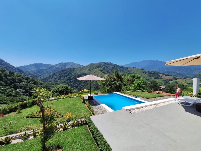 Invierte en Altos de Bonao, un exclusivo proyecto de villas en construcción con acceso al río y planes de pago flexibles. Reserva con solo USD 2,000 y recibe tu villa en 30 meses.